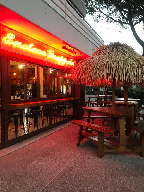 VENDITA STORICA ENOTECA A LIGNANO PINETA